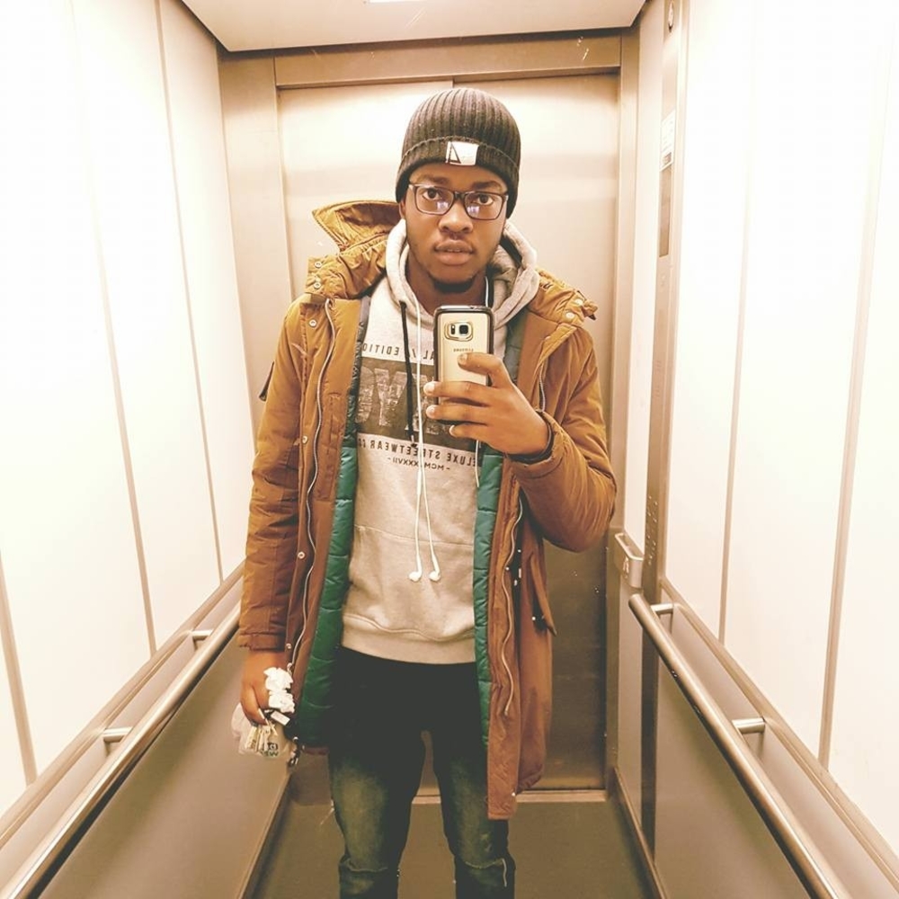 Meet your Posher, Alexis